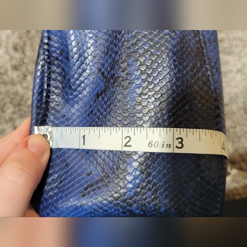 Simply Vera Blue Snake Print Purse - Picture 5 of 9
